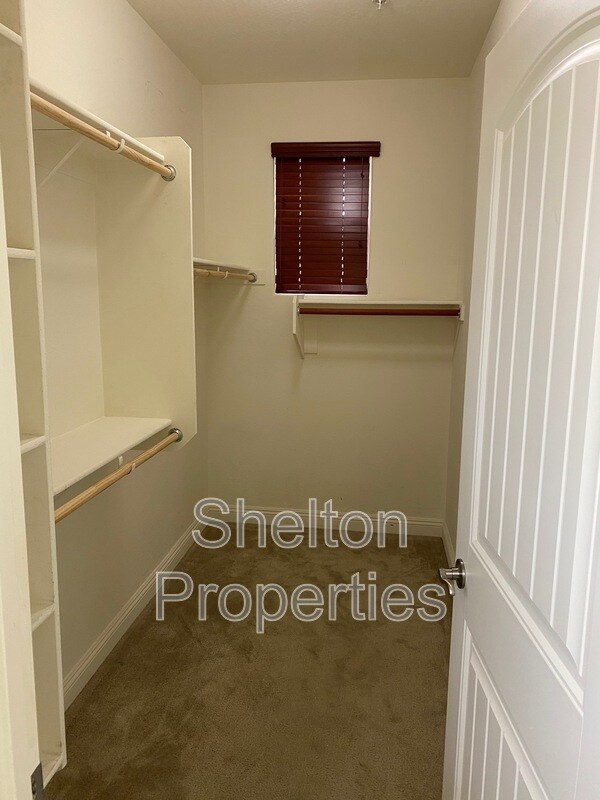 Building Photo - 2350 N Delaney Dr