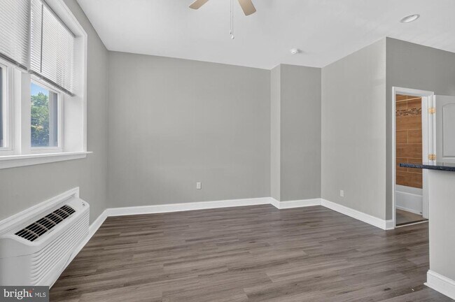 Building Photo - 3127 Cedar St