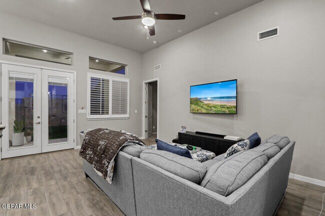 Building Photo - 4556 Marisabel Azcarate St