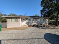 Building Photo - 3 Bedroom House in Shasta Lake, Fridge, Wa...