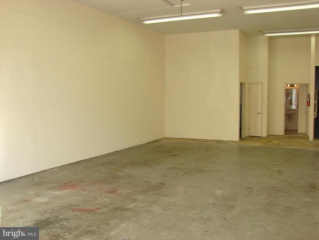 Building Photo - 2811 Belair Rd