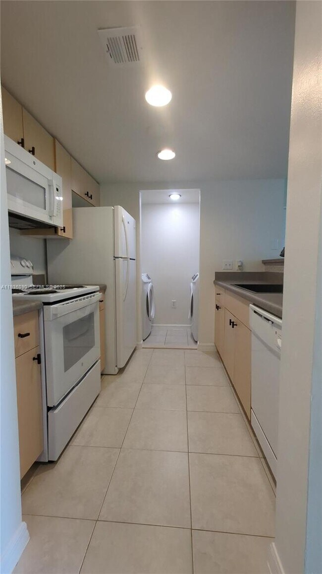 Building Photo - 4220 San Marino Blvd