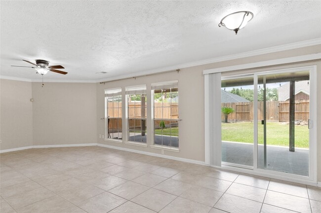 Building Photo - 11410 Meadowchase Dr