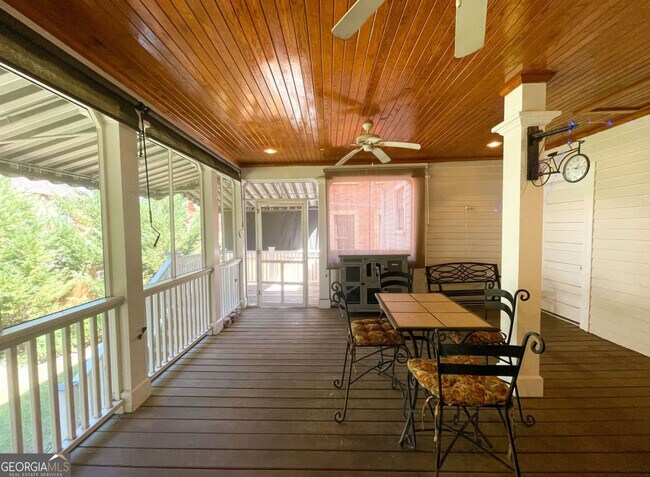 Building Photo - 305 Orange St