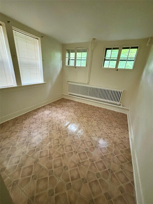 Building Photo - 50 NY-343