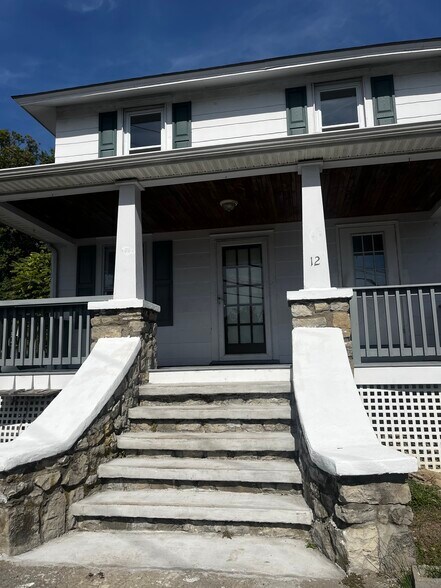 Building Photo - 12 S Plank Rd