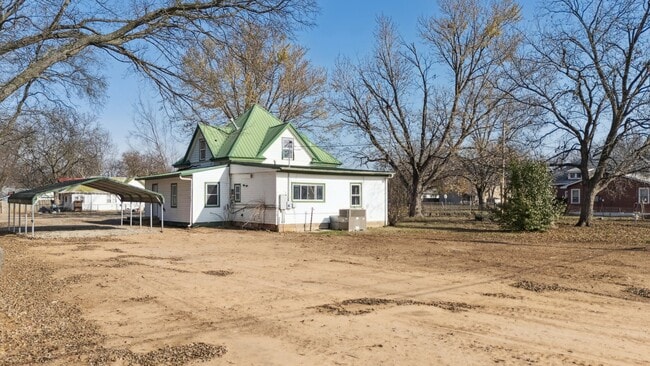 Building Photo - 1304 S Husband St