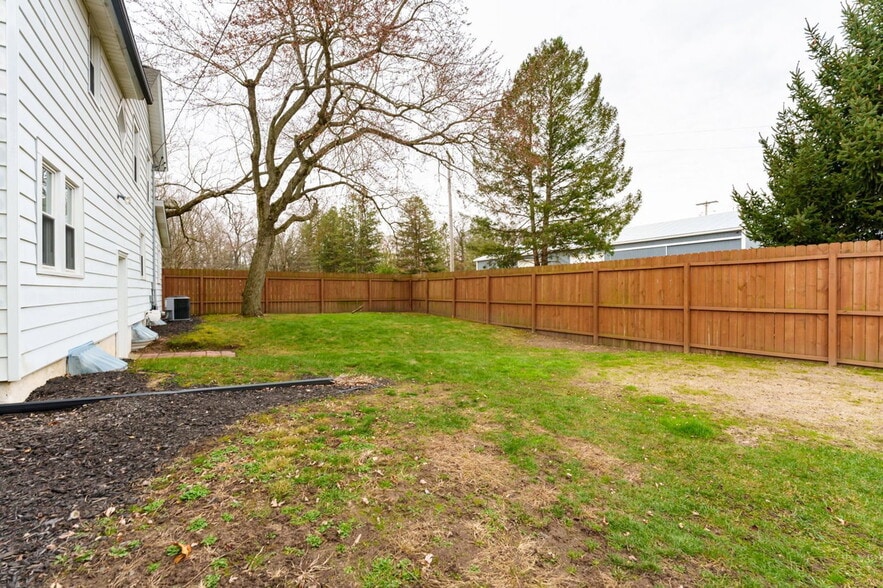 Building Photo - 1006 Schuring Rd
