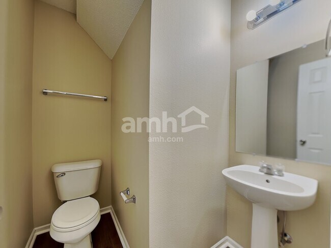 Building Photo - 10812 Parker Dr