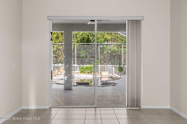 Building Photo - 943 Carriage Hill Rd