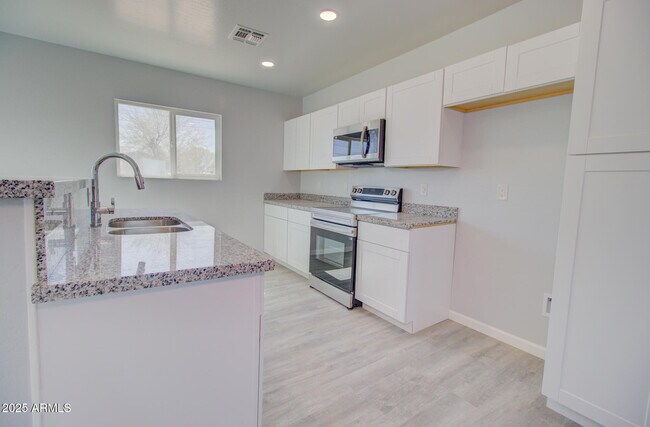 Building Photo - 3345 W Tollan Dr