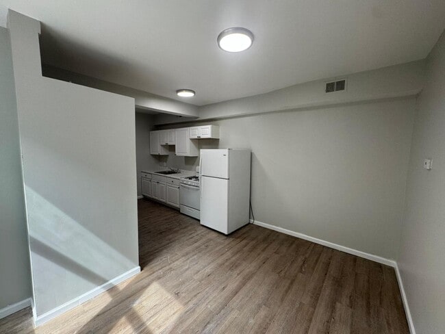 Building Photo - 35 Benkard Ave