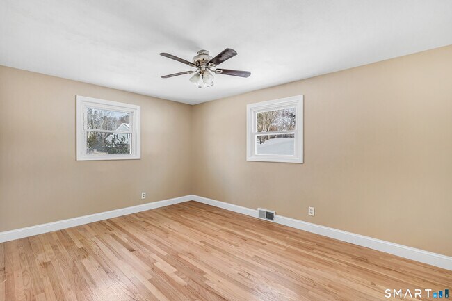 Building Photo - 139 Walnut Tree Hill Rd