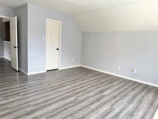 Building Photo - 4411 Ireland Ln