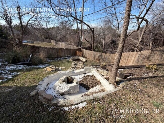 Building Photo - 129 Wind Ridge Dr