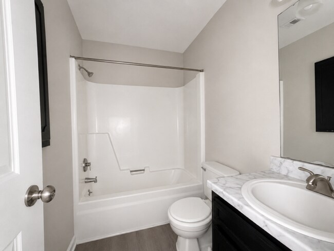 Building Photo - 4414 Bonnell Dr NW