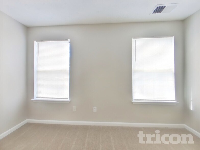 Building Photo - 9870 Rivercliff Ln