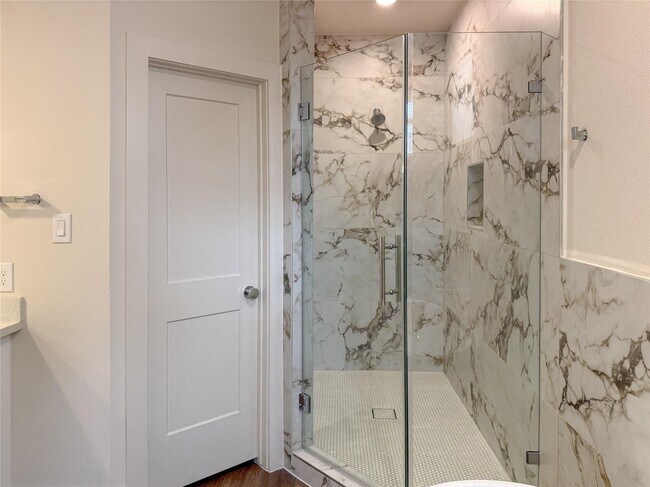 Building Photo - 881 Rachel St