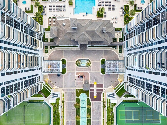 Building Photo - 4779 Collins Ave