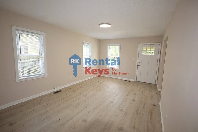 Building Photo - 2208 Margybeth Ave