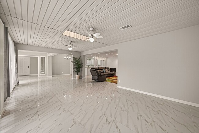 Building Photo - 5207 Bent Bough Ln