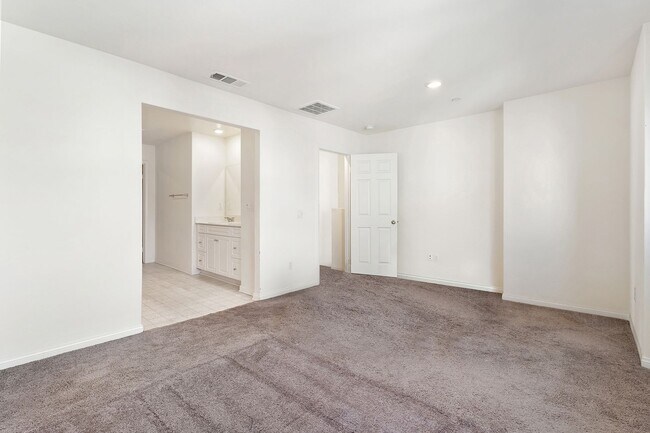 Building Photo - 14055 Ruby Ln