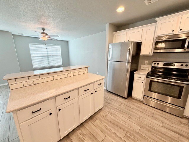 Building Photo - 287 S Breakwater Ln