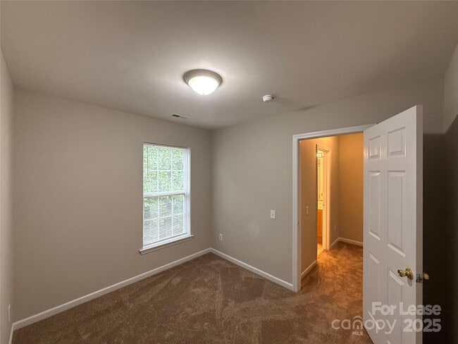 Building Photo - 1525 Braveheart Ln