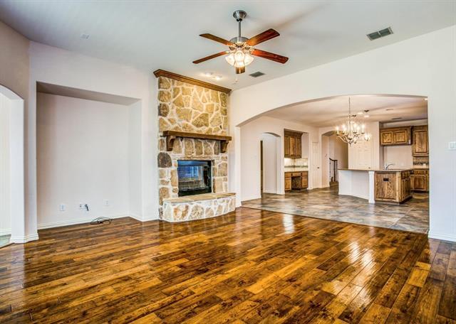 Building Photo - 935 Crestmoor Dr