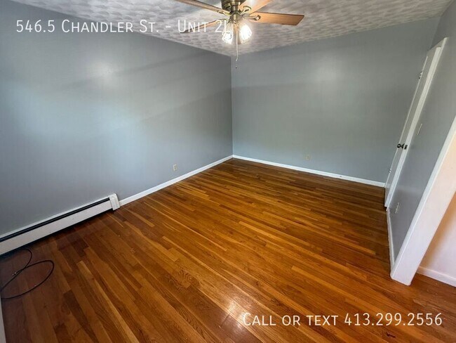 Building Photo - 546.5 Chandler St