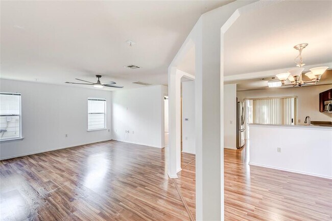 Building Photo - 1609 Anise Dr