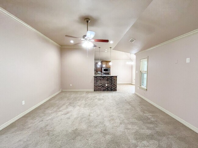 Building Photo - Available NOW This charming 1 story, 3 bedroom, 2 bath house could be your next home! Beautiful c...