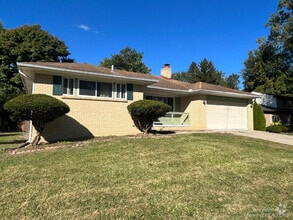 Building Photo - 3124 Golfside Rd