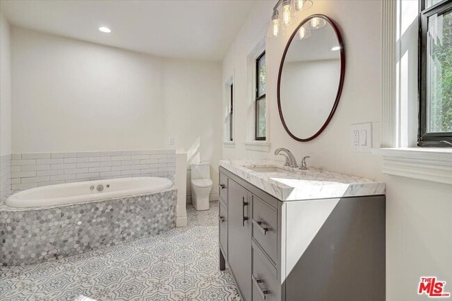 Building Photo - 7450 Palo Vista Dr