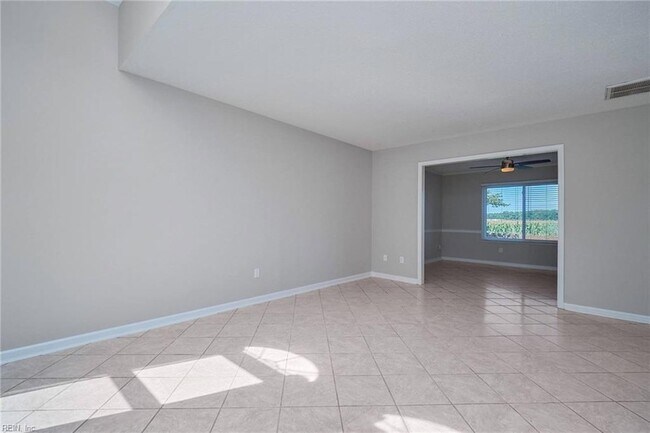 Building Photo - 3305 Fayette Dr
