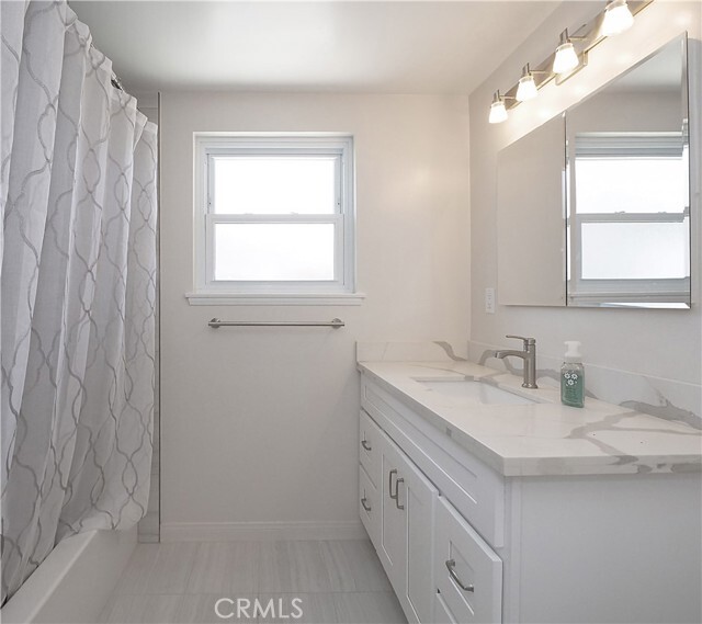 Building Photo - 27665 Longhill Dr