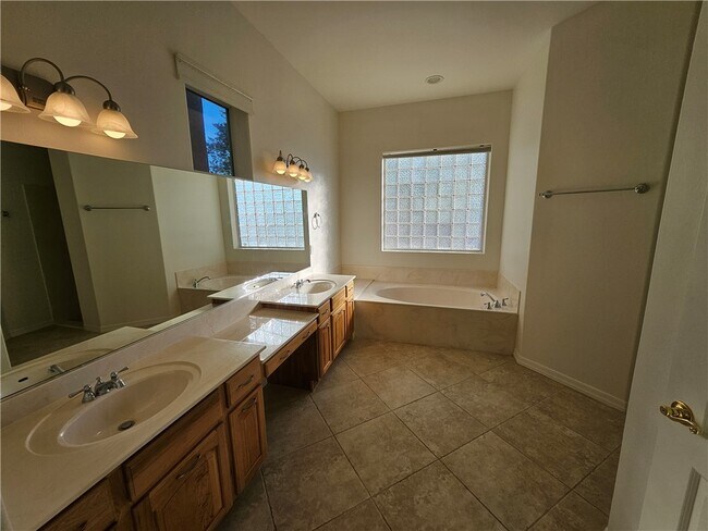 Building Photo - 2694 Sanctuary Dr