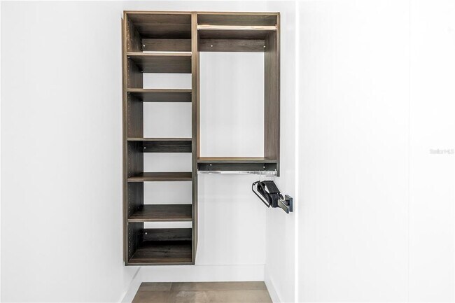 Building Photo - 2065 Goldenrod St