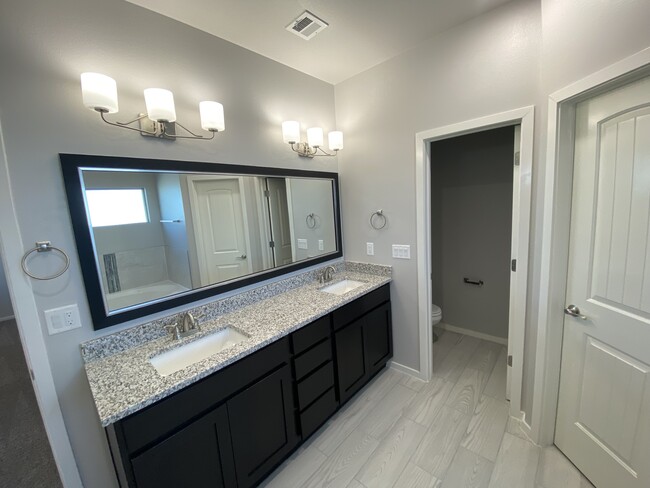 Master Bathroom - 7809 Enchanted Park Dr