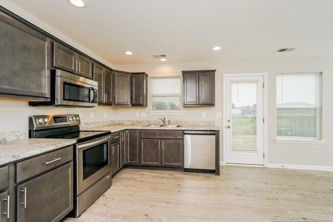 Building Photo - 2500 Guildhall Ln