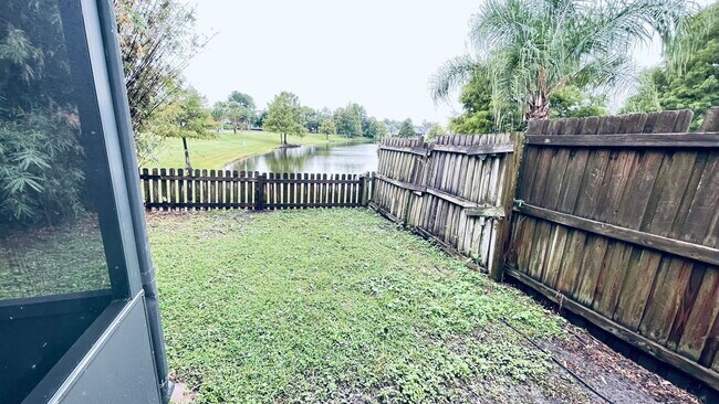 Building Photo - 500 Lakescape Ct