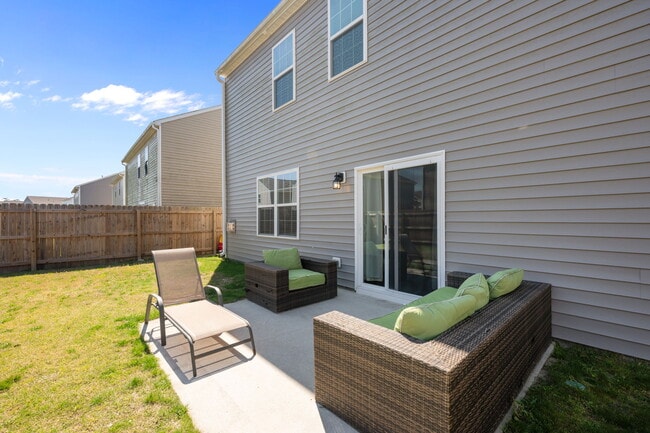 Building Photo - 1009 Chiles Dr