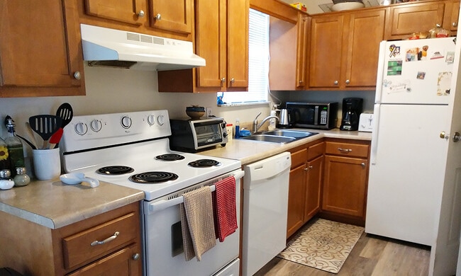 Kitchen - 12 Lynwood Ter