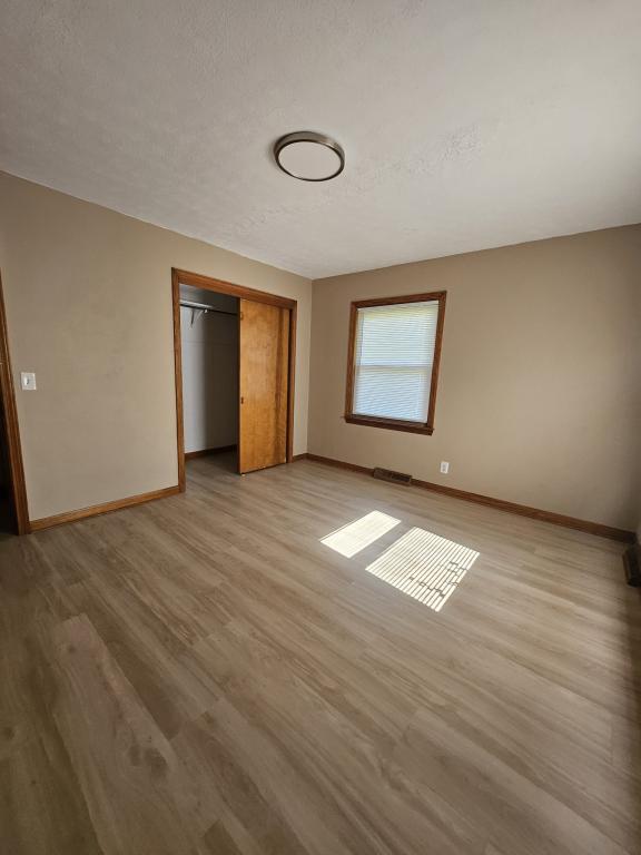 Building Photo - 212 Maevi Dr