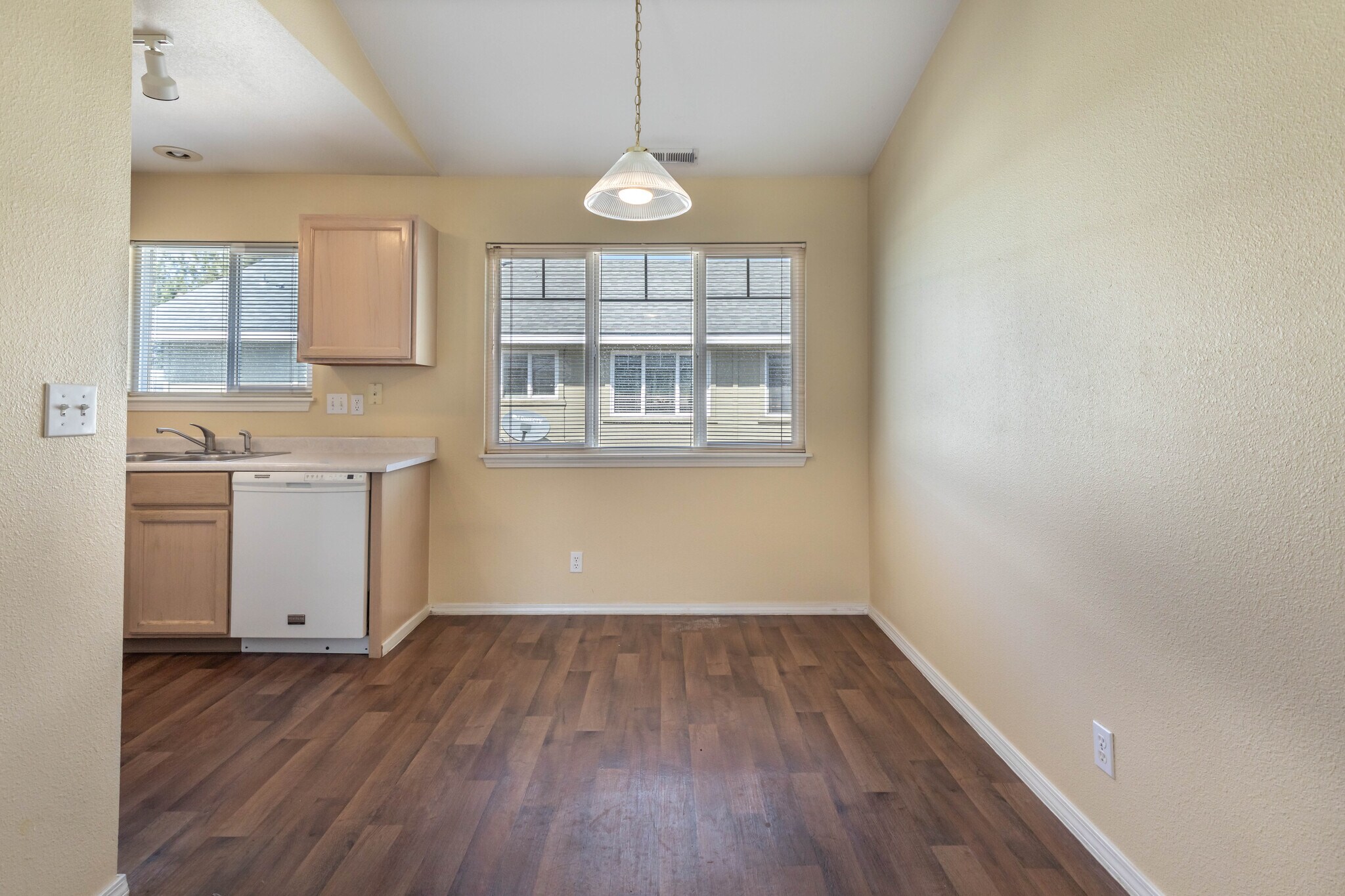 Building Photo - 509 State St