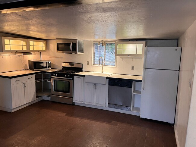 Building Photo - 2555 E Fort Lowell Rd