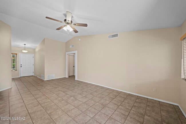 Building Photo - 3067 W Country Hill Dr