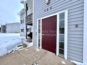 Building Photo - 589 W Randall St