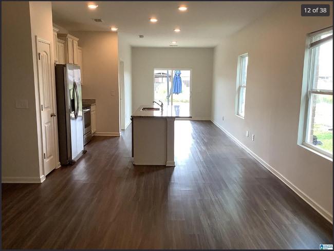 Building Photo - 516 Reading Ln