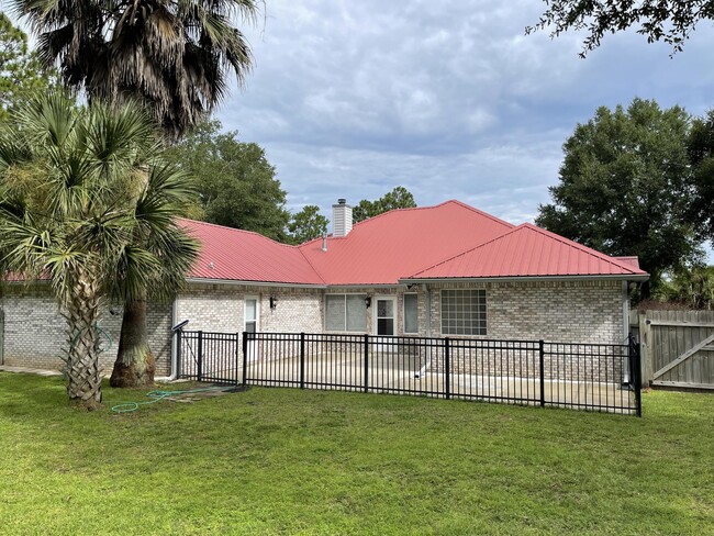 Building Photo - 205 Wedgewood Ln
